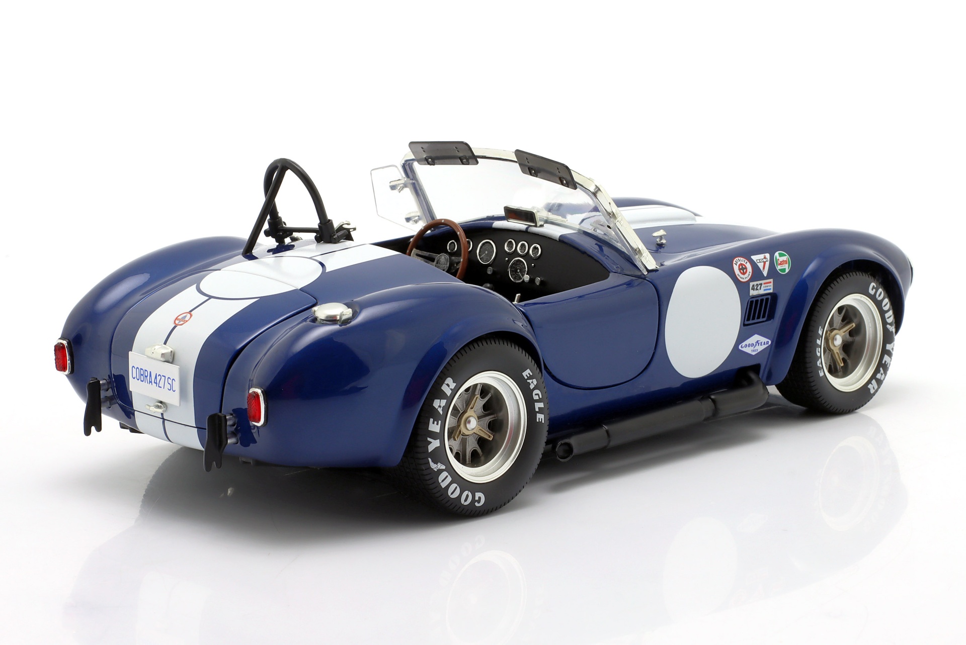 Shelby Cobra 427 S/C Spider Baujahr 1962 blau / wei&szlig;  