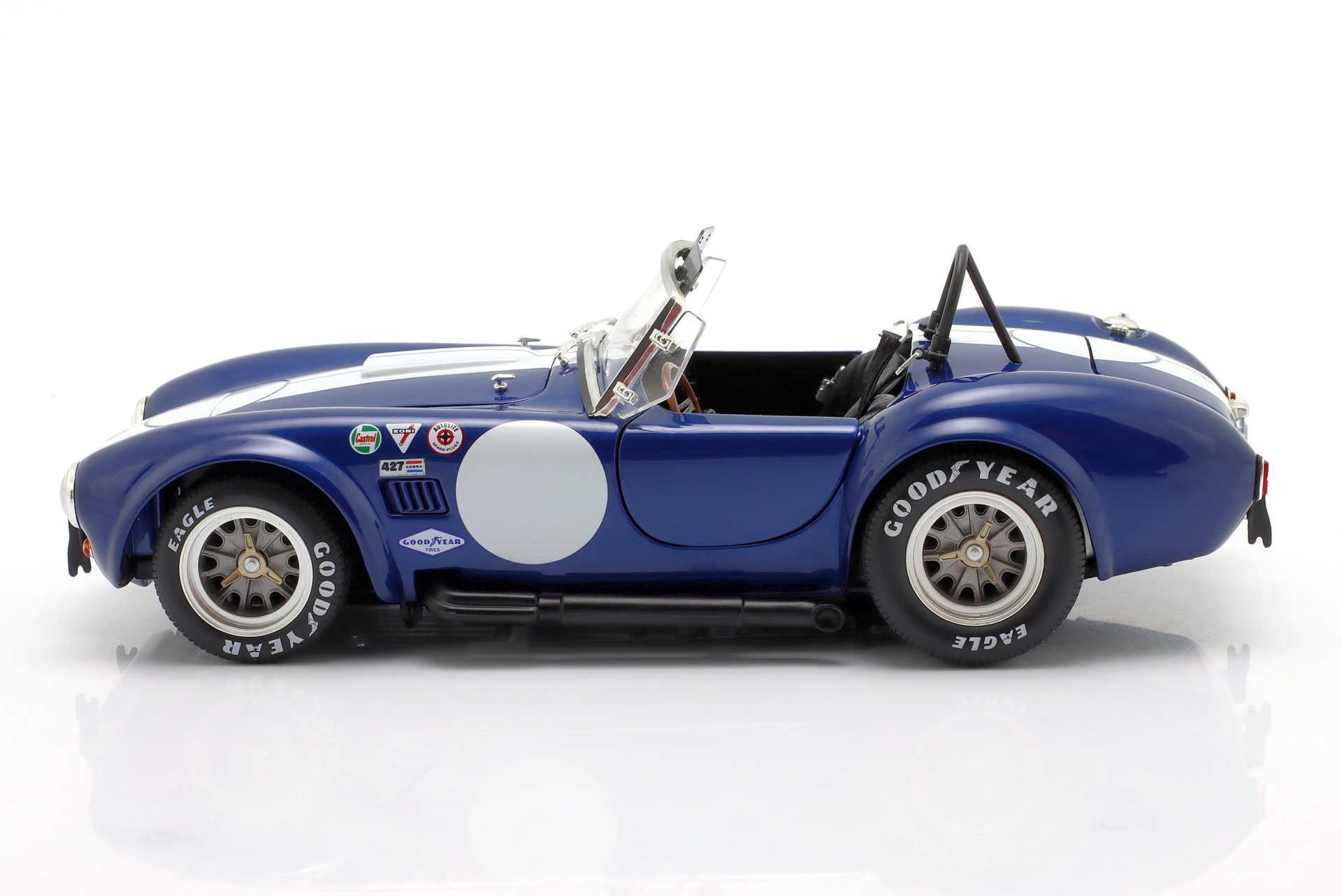 Shelby Cobra 427 S/C Spider Baujahr 1962 blau / wei&szlig;  