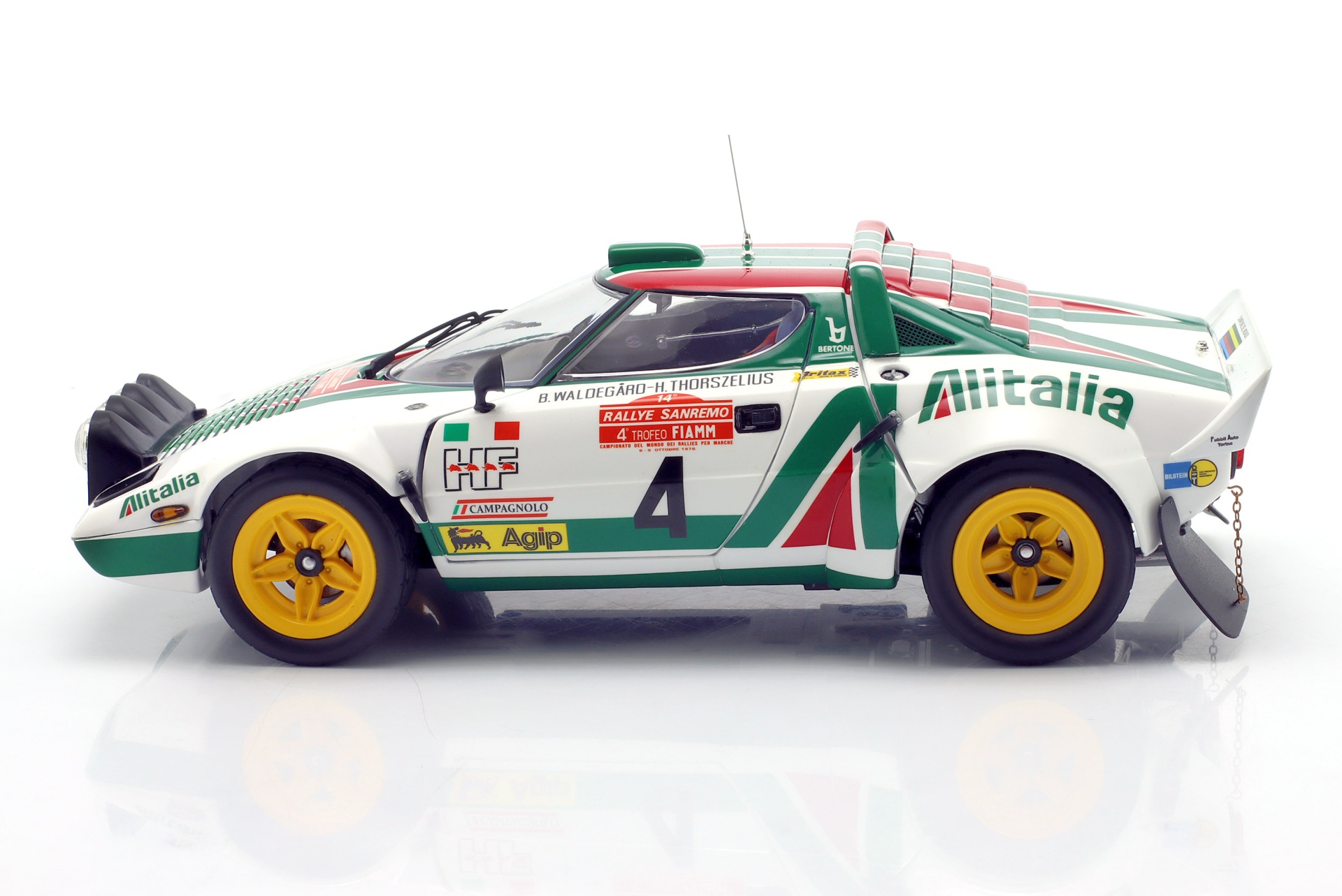 Lancia Stratos HF #4 2nd Rallye SanRemo 1976 Munari, Maiga  