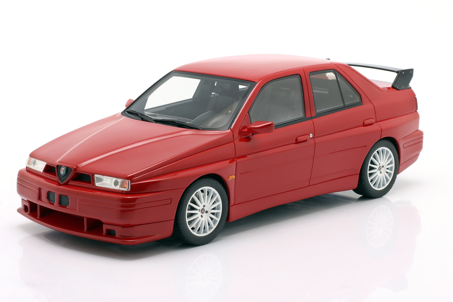 Alfa Romeo 155 GTA Stradale Baujahr 1993 Alfa rot  OttOmobile