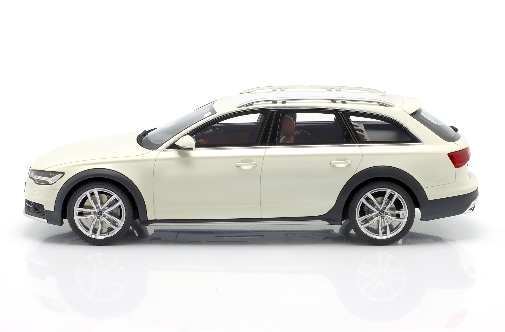 Audi A6 (C7) All Road Baujahr 2015 Ibis wei&szlig;  OttOmobile