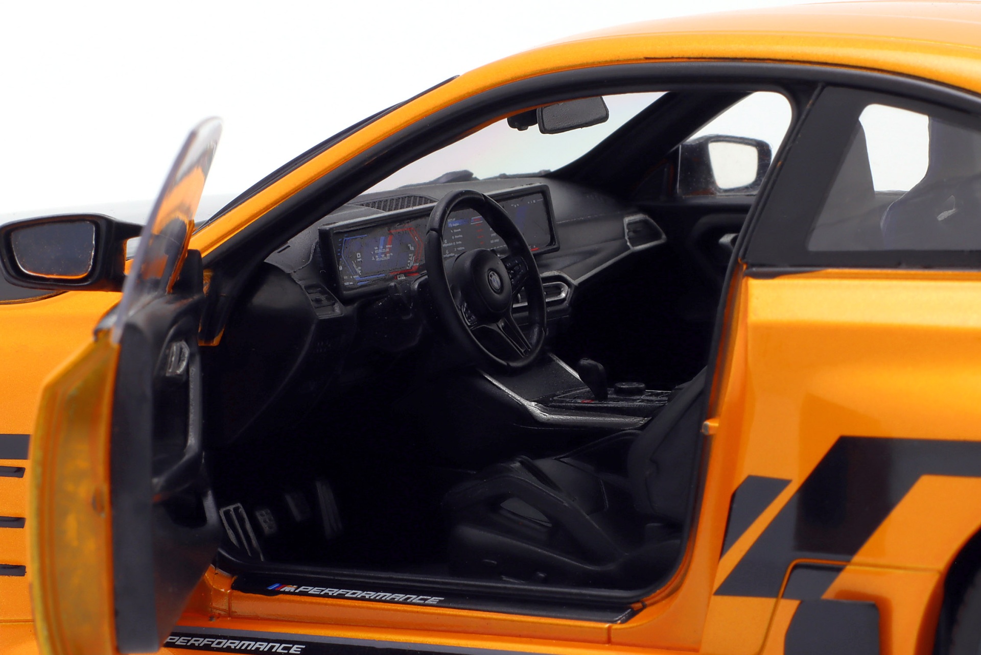 BMW M2 (G87) Performance Parts Baujahr 2024 orange metallic  