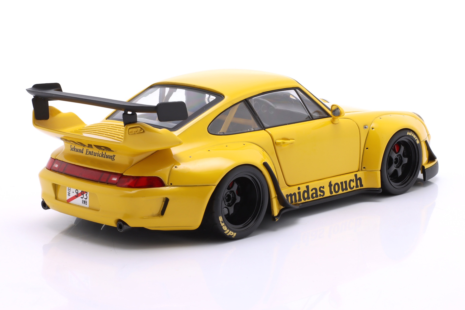 Porsche 911 (993) RWB Rauh-Welt Midas Touch 2023 gelb  