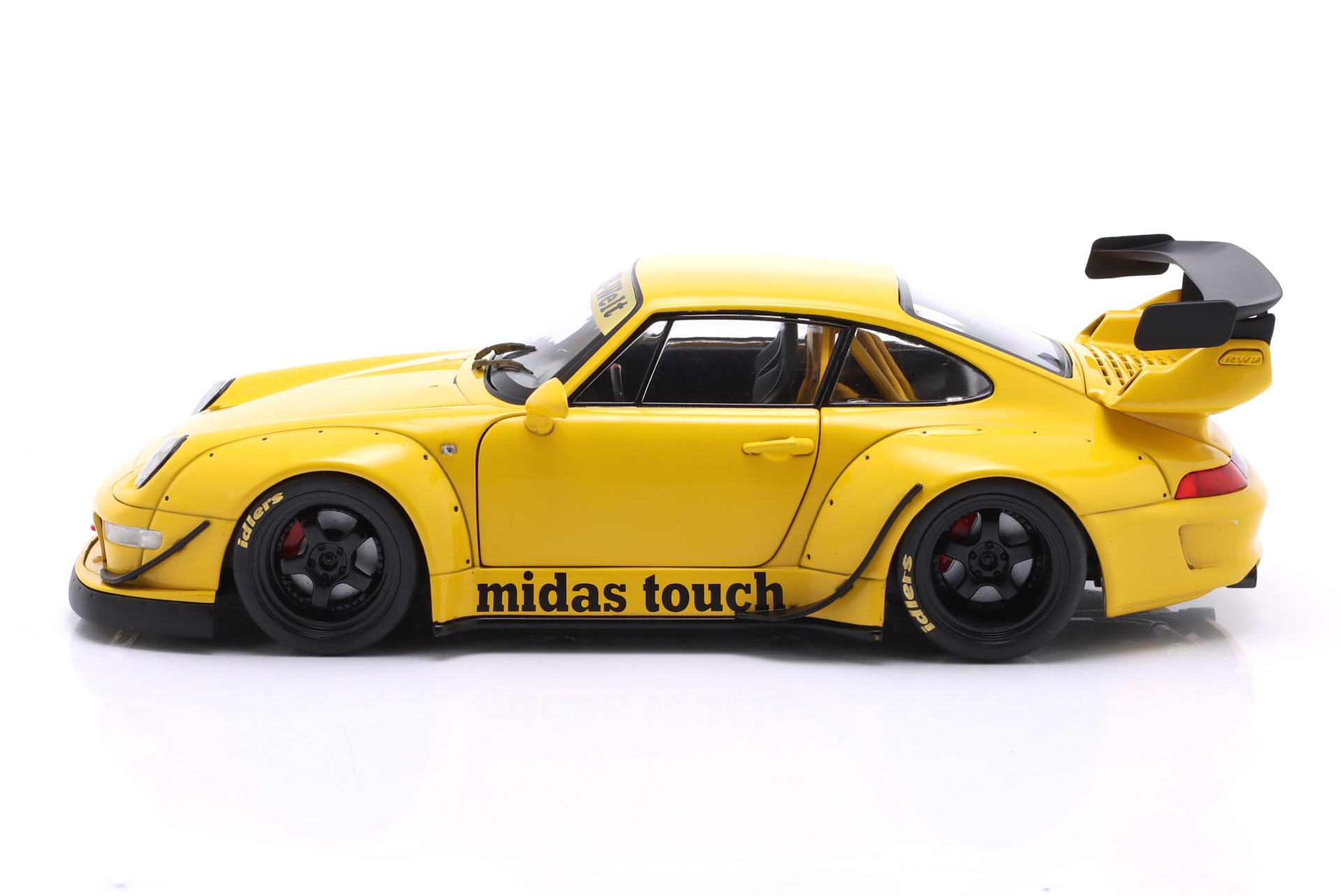 Porsche 911 (993) RWB Rauh-Welt Midas Touch 2023 gelb  