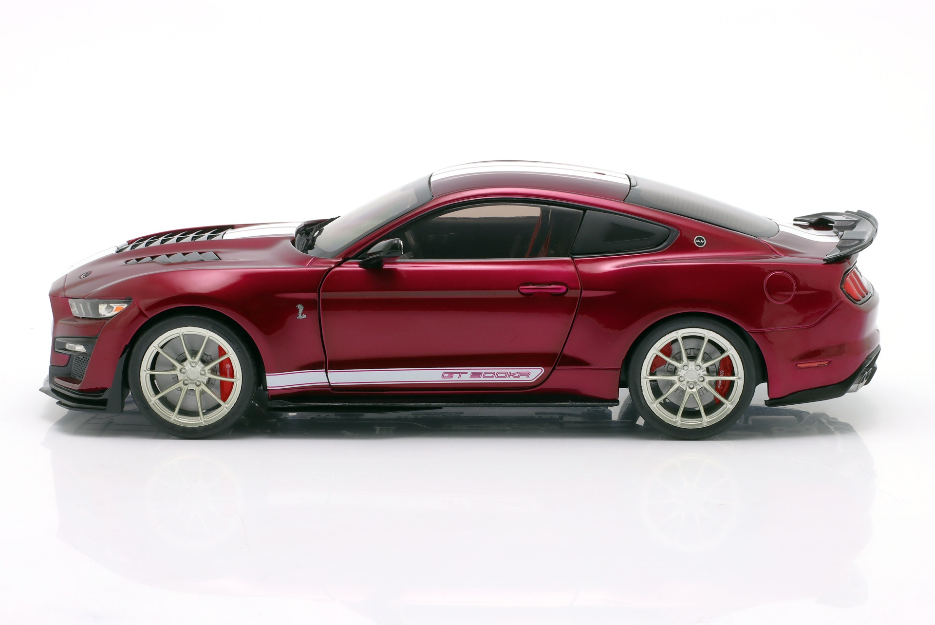 Ford Mustang Shelby GT500KR Baujahr 2023 lila metallic  
