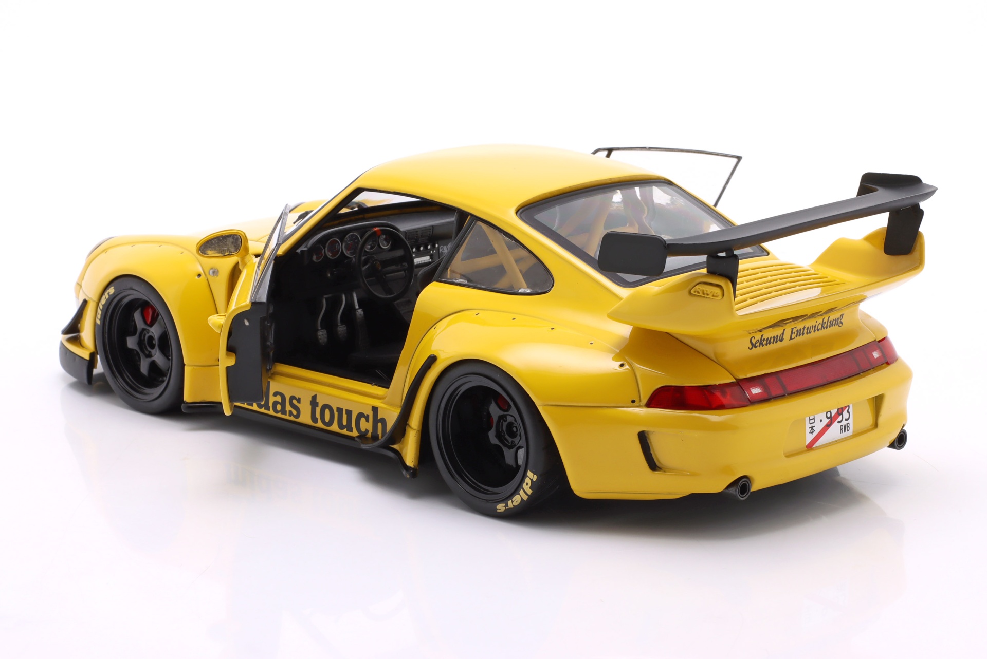 Porsche 911 (993) RWB Rauh-Welt Midas Touch 2023 gelb  