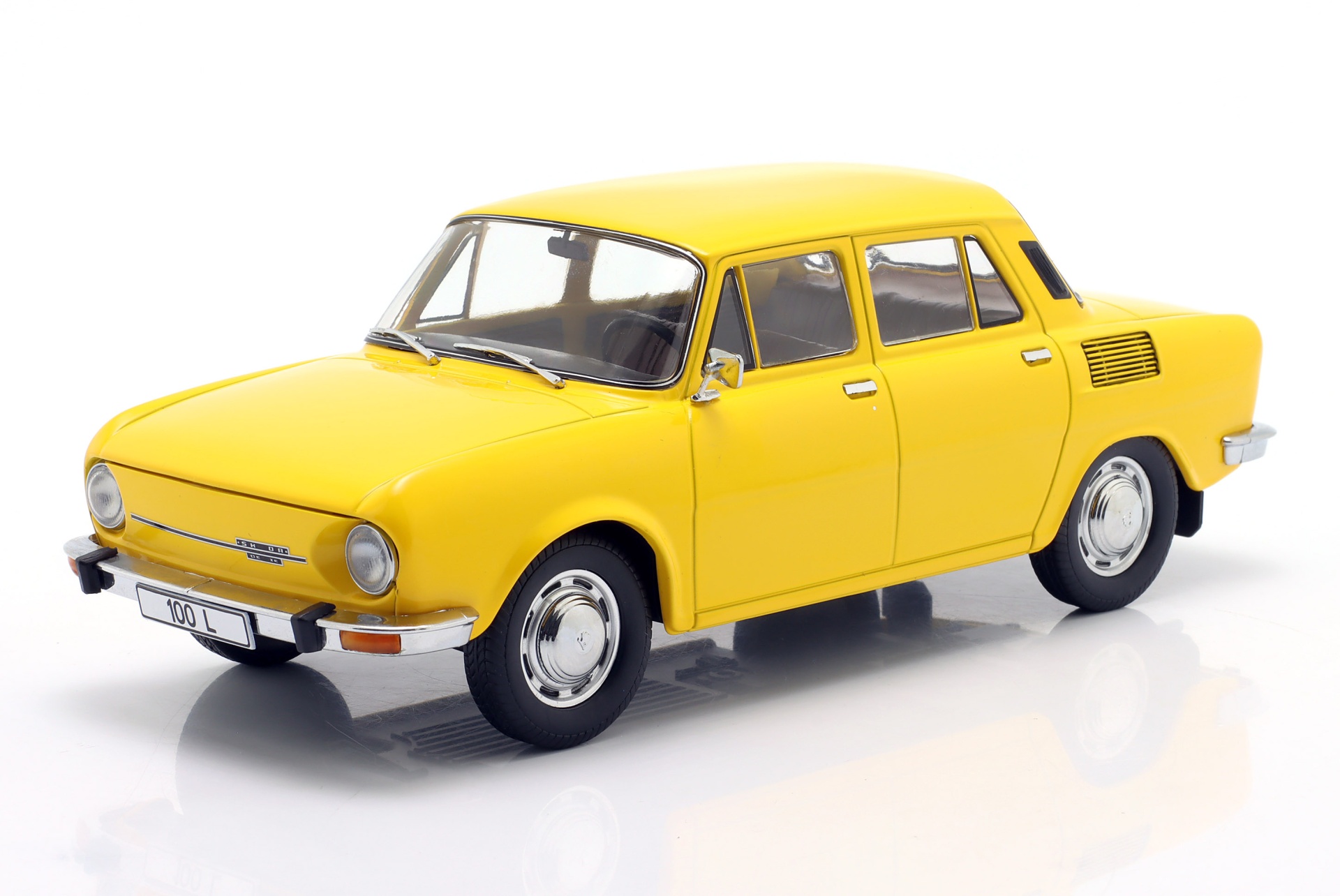 Skoda 100 L Baujahr 1969 gelb  ModelCar Group