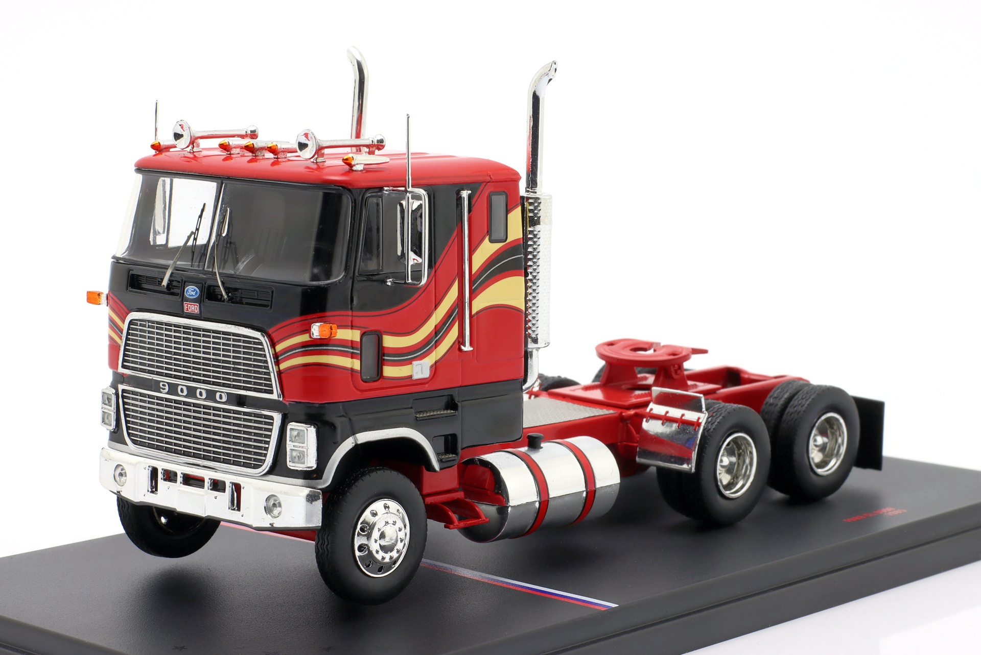 Ford CL 9000 Sattelzugmaschine Baujahr 1985 rot / Dekor  