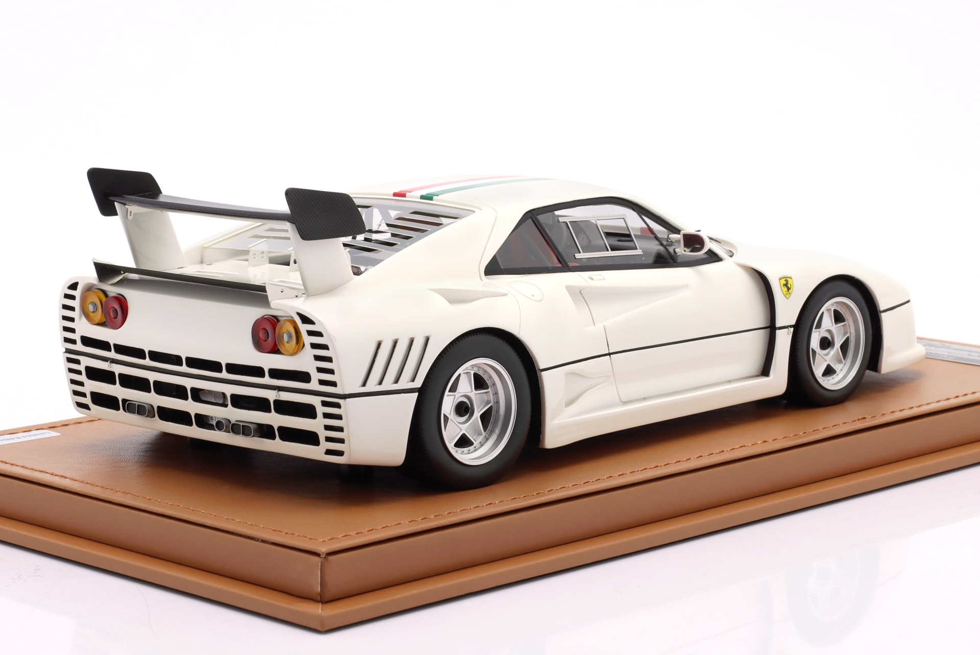 Ferrari 288 GTO Evoluzione Baujahr 1985 wei&szlig; / Trikolore  