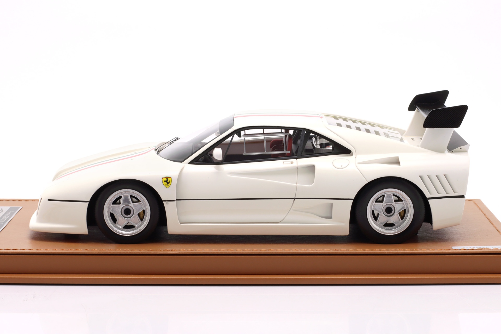 Ferrari 288 GTO Evoluzione Baujahr 1985 wei&szlig; / Trikolore  