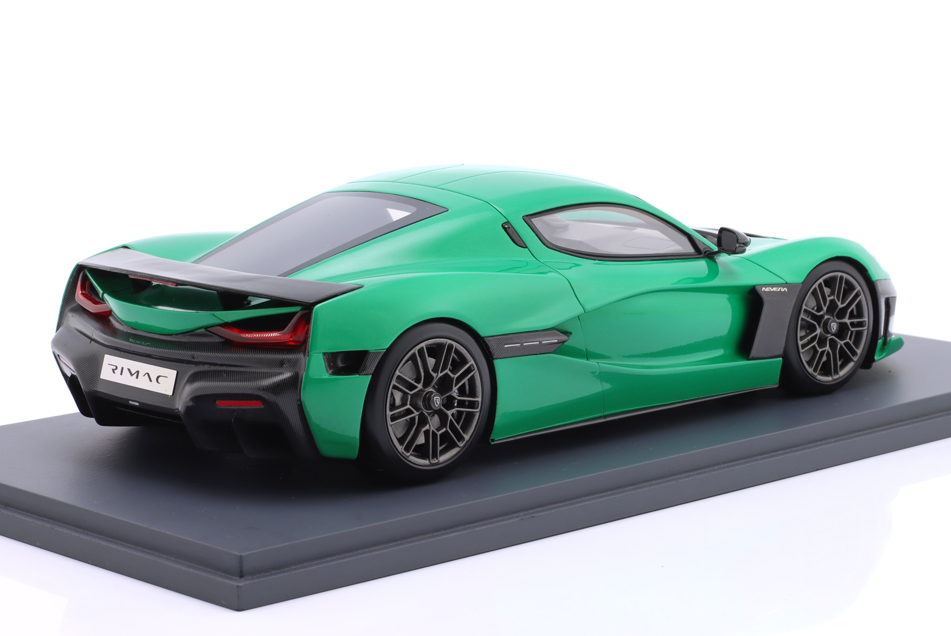 Rimac Nevera Baujahr 2022 gr&uuml;n  