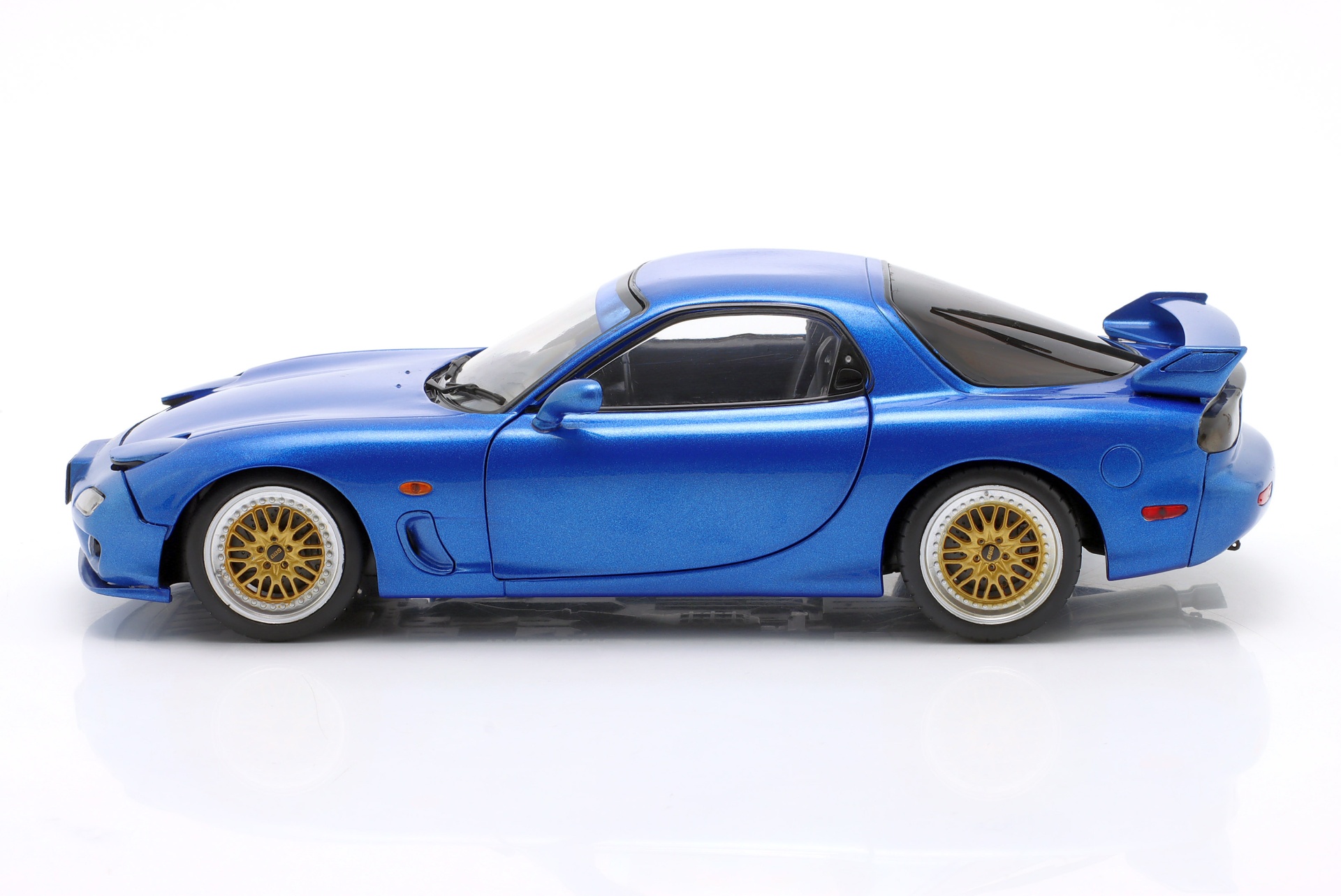 Mazda RX-7 Typ RS (FD3S) Baujahr 1999 blau metallic  