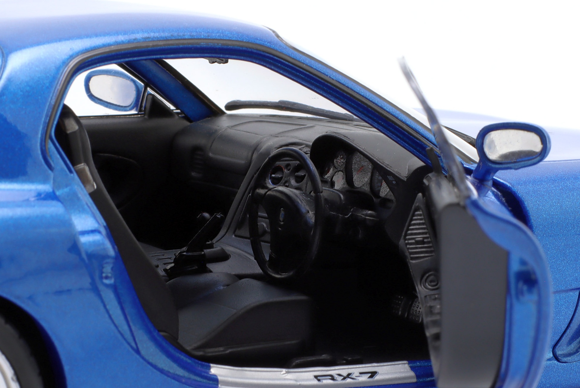Mazda RX-7 Typ RS (FD3S) Baujahr 1999 blau metallic  