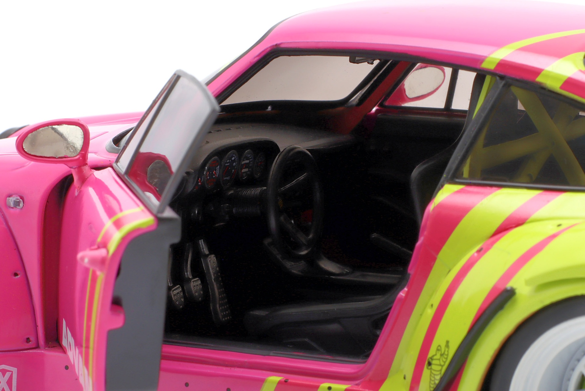 Porsche 911 (993) RWB Rauh-Welt Advan 2024 pink / gelb  