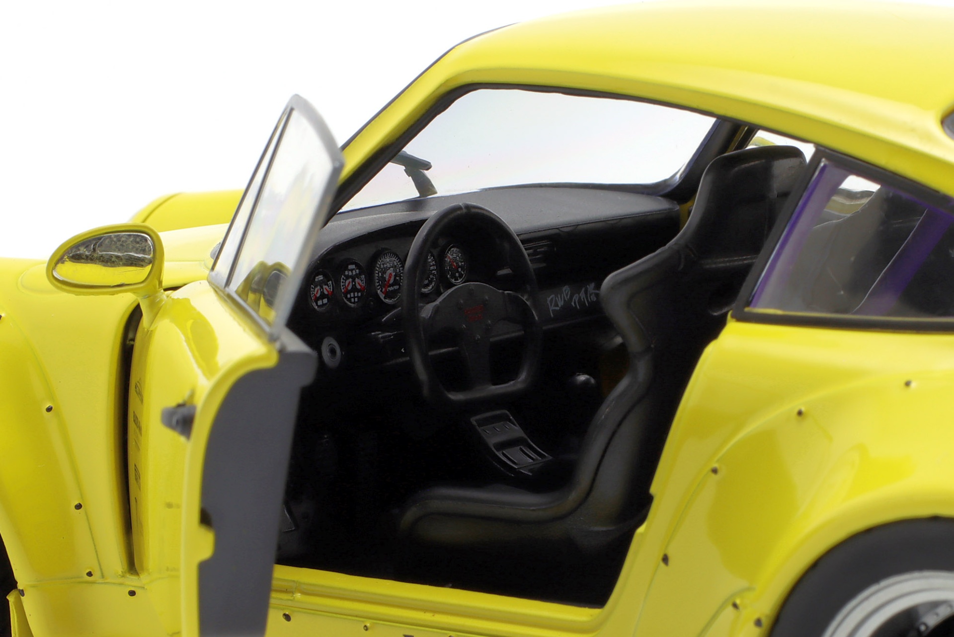 Porsche 911 (964) RWB Rauh-Welt Natalie 2023 gelb  