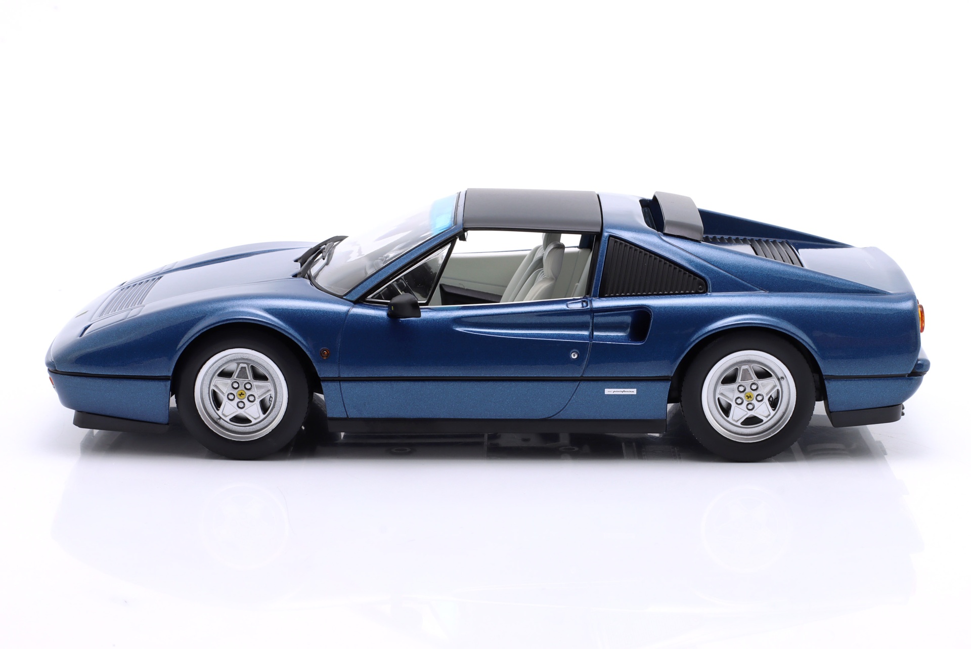 Ferrari 328 GTS Baujahr 1985 blau metallic  