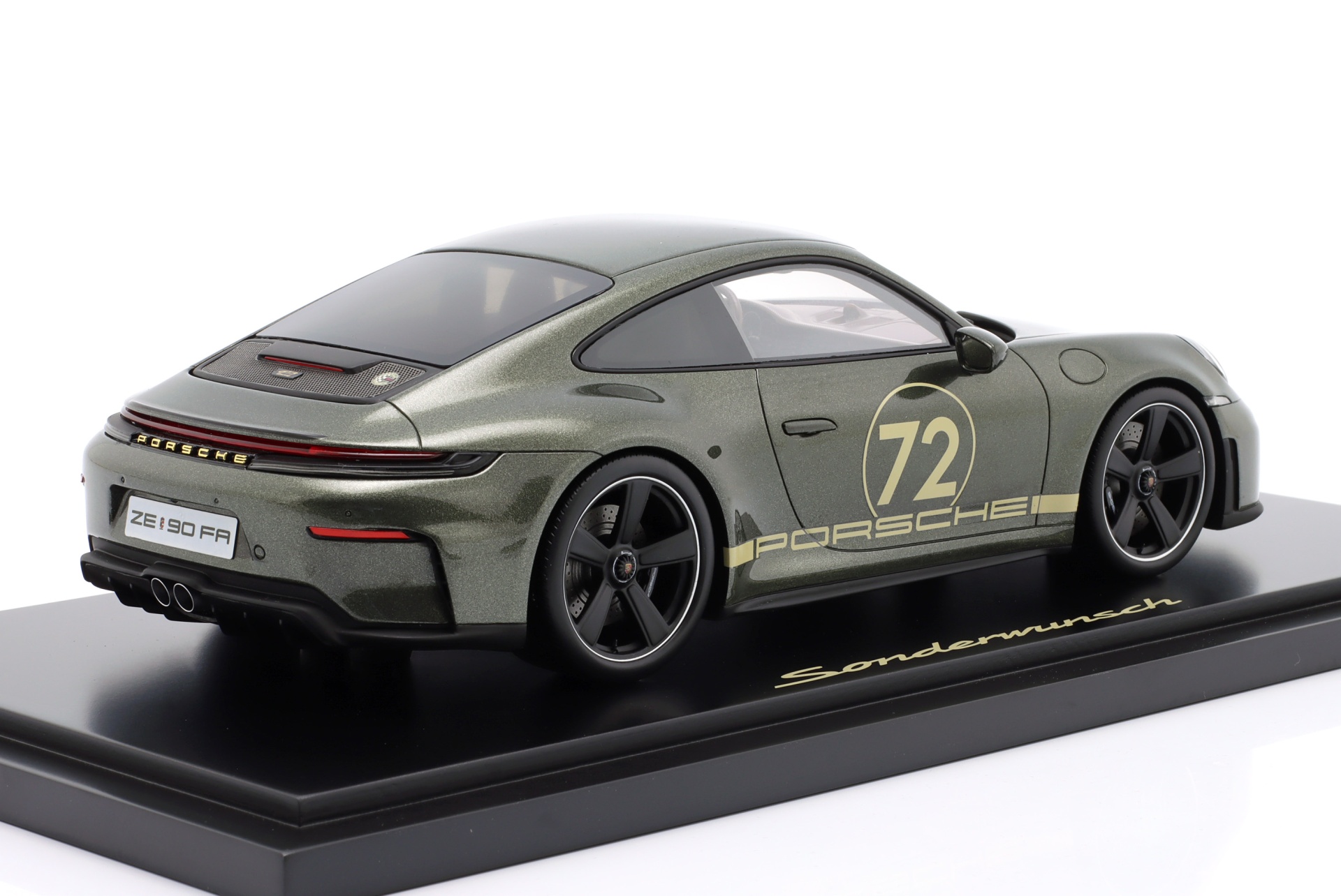 Porsche 911 (992.2) GT3 Touring 90.Geburtstag F. A. Porsche 2025 gr&uuml;n  