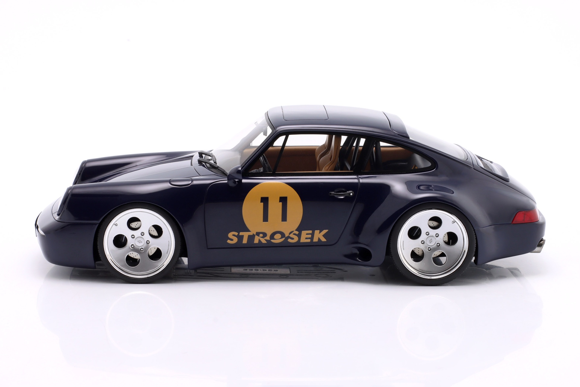 Porsche 911 Strosek Mega 30 Baujahr 2024 dunkelblau  GT-Spirit