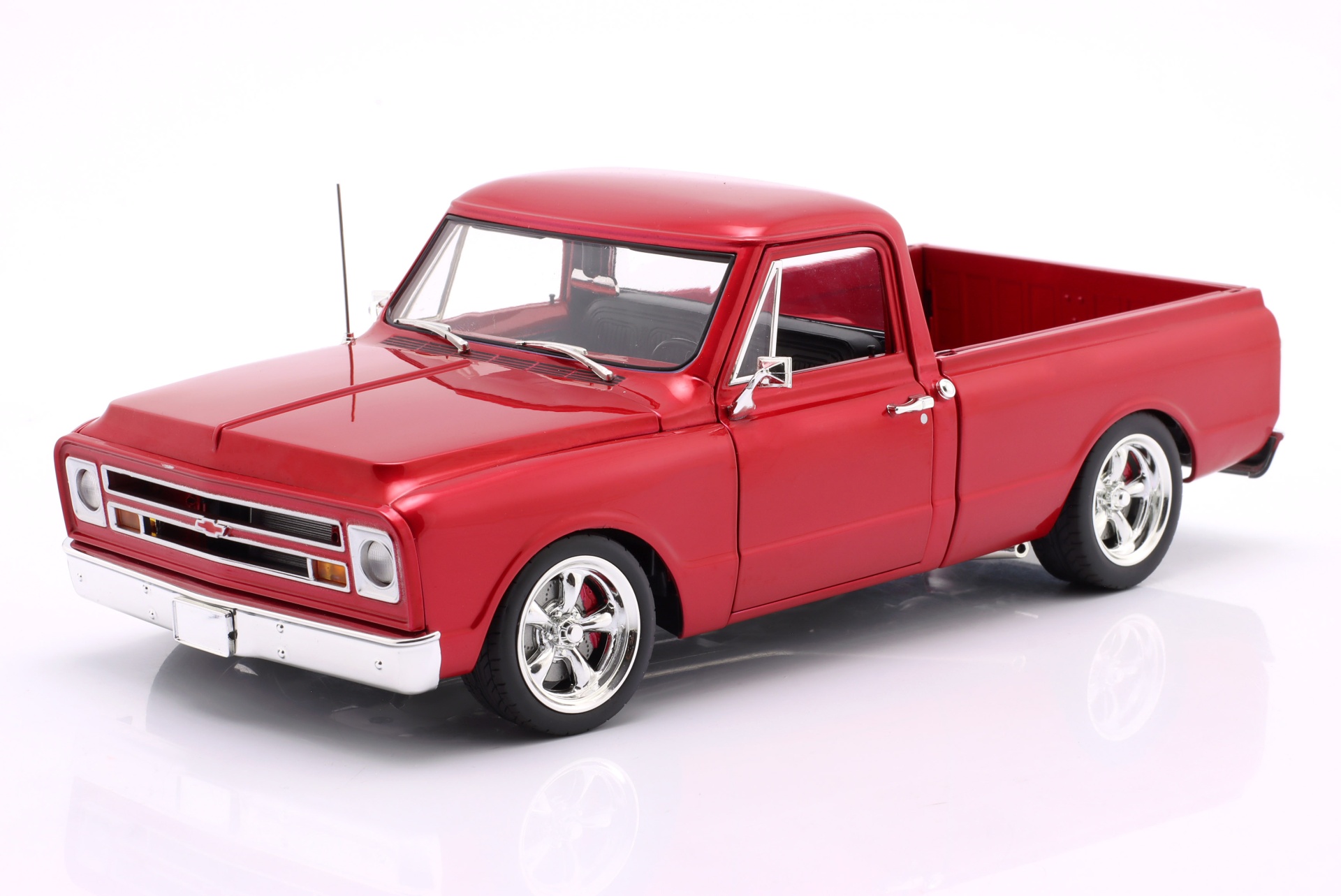 Chevrolet C-10 Custom Showtime Pickup LS3 Powered Baujahr 1967 rot  