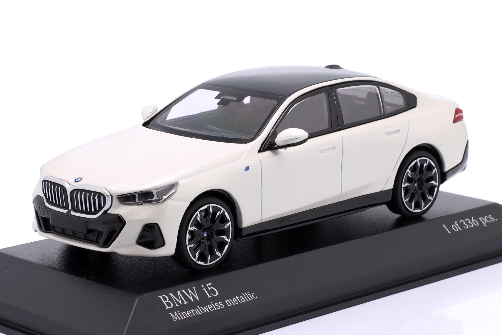 BMW i5 Baujahr 2023 wei&szlig; metallic  
