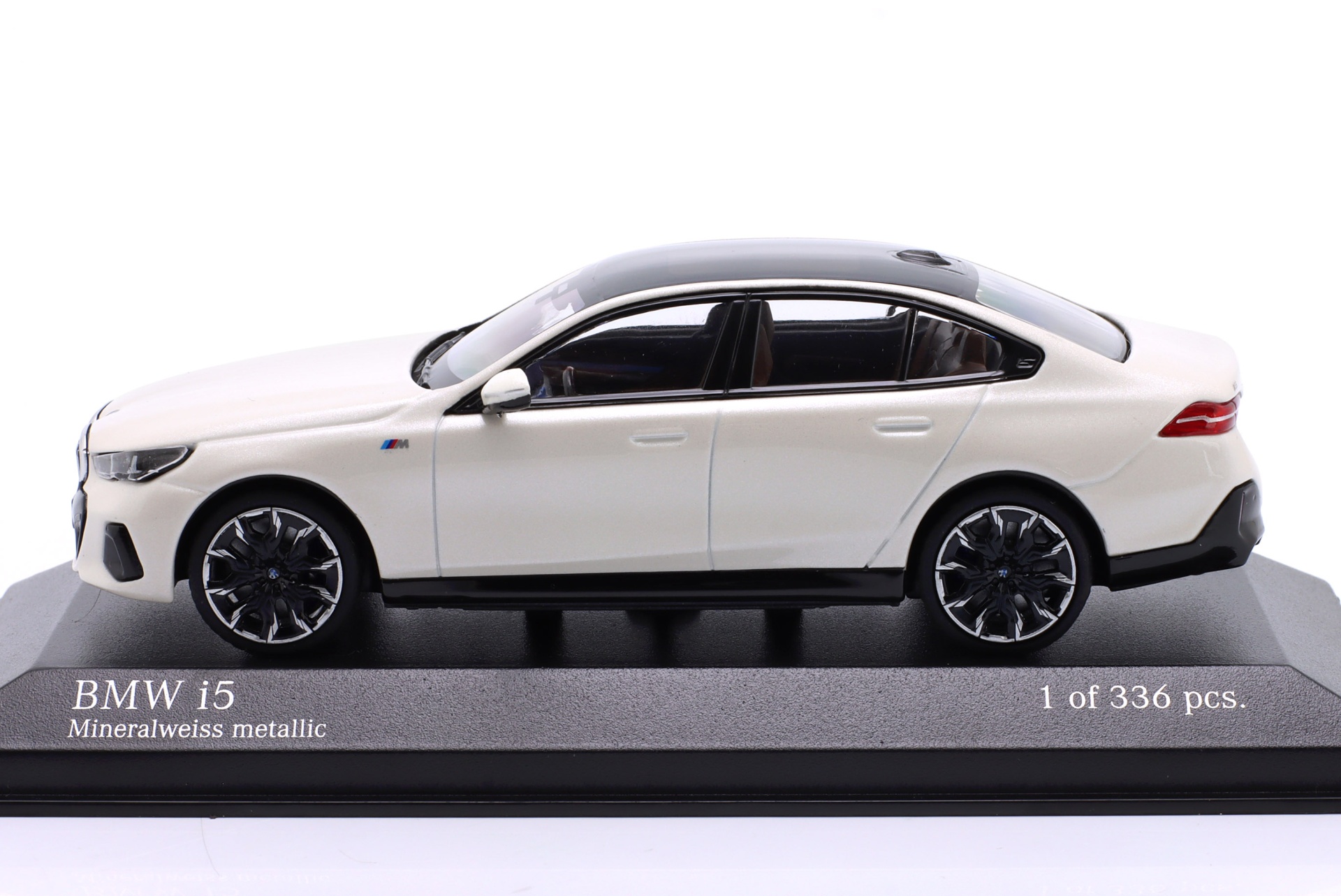 BMW i5 Baujahr 2023 wei&szlig; metallic  
