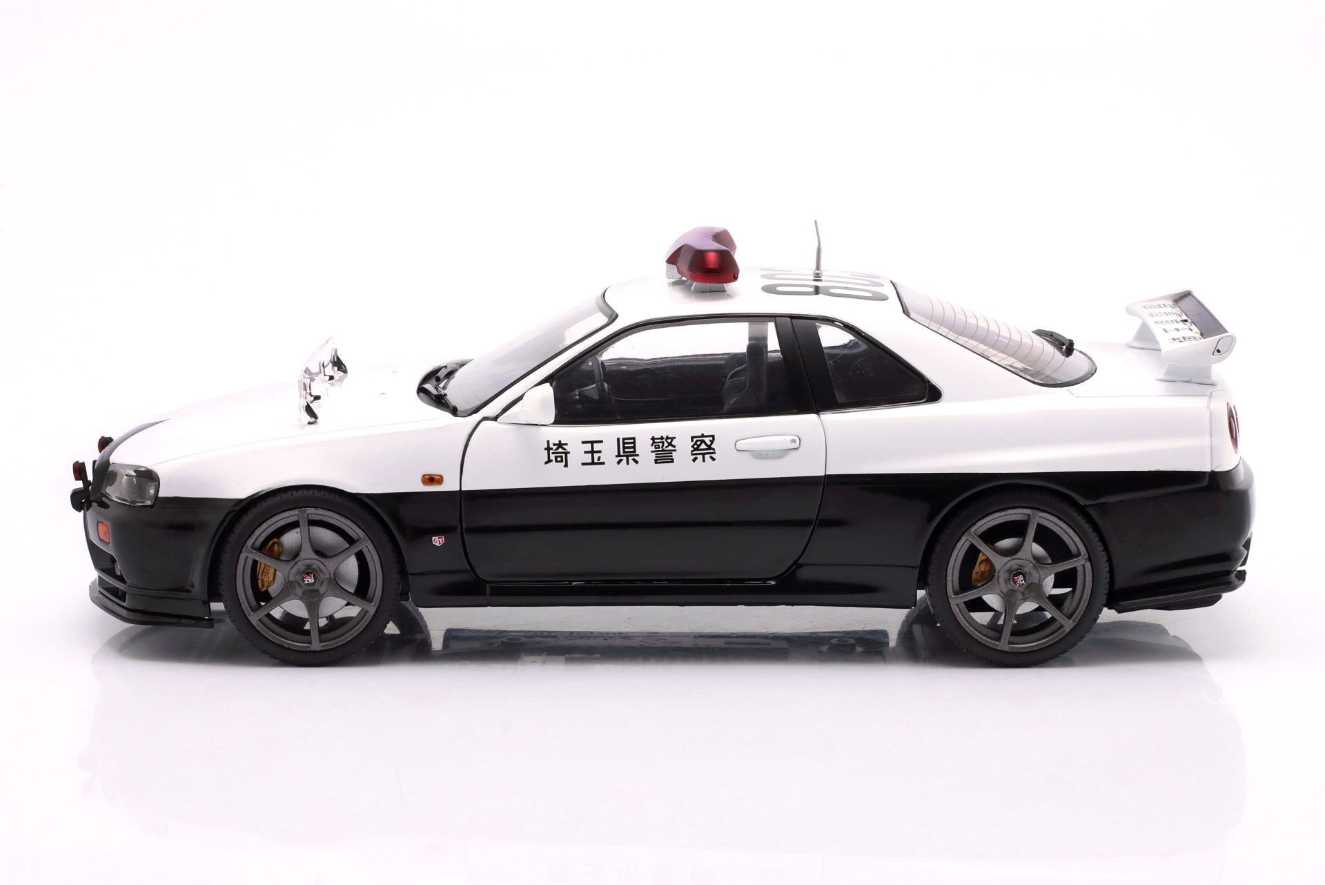Nissan Skyline GT-R Polizei Japan Baujahr 1999 wei&szlig;  