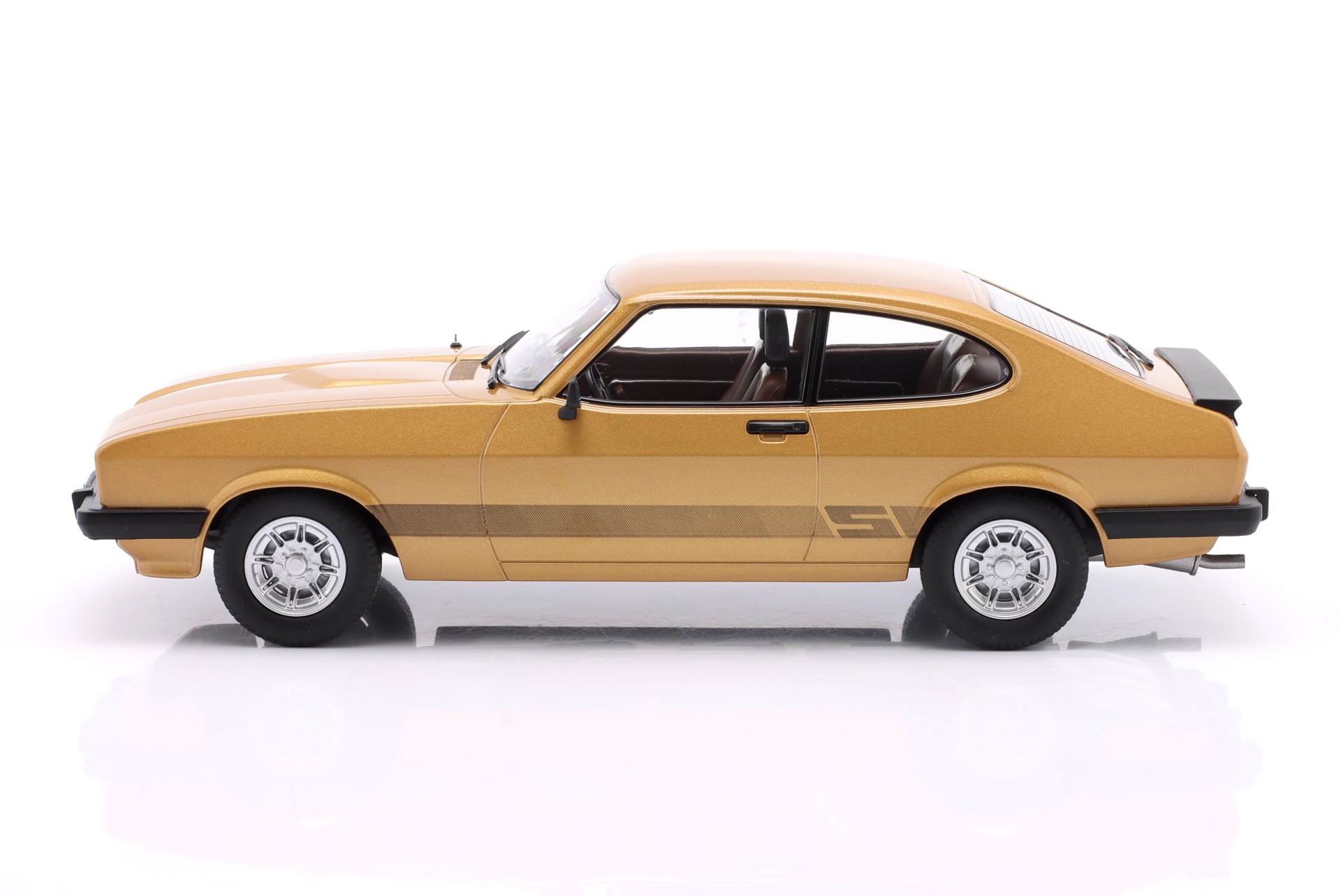 Ford Capri MK III Baujahr 1978 gold metallic  ModelCar Group