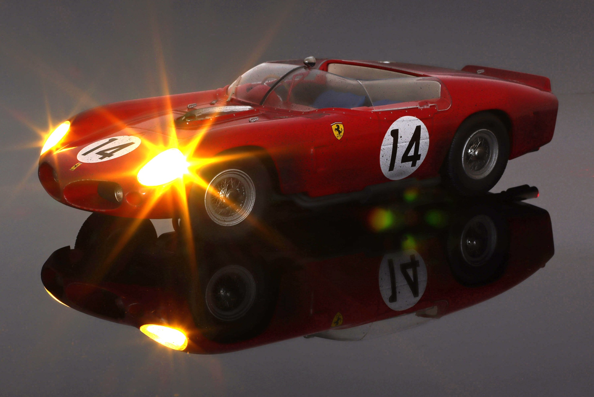 Ferrari 250 TR61 #14 Sieger 12h Sebring 1961 Gendebien, Hill Dirty Version  