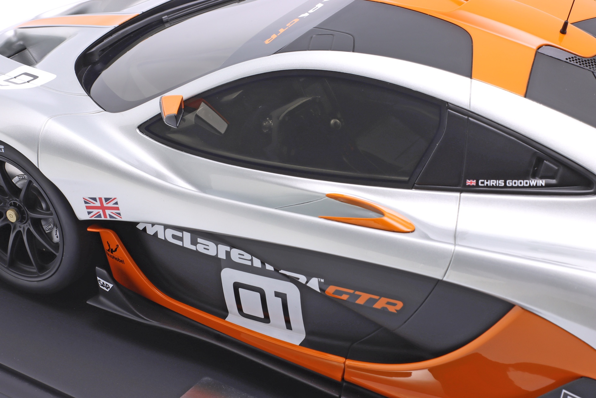 McLaren P1 GTR Pebble Beach 2014 grau / orange / schwarz  GT-Spirit