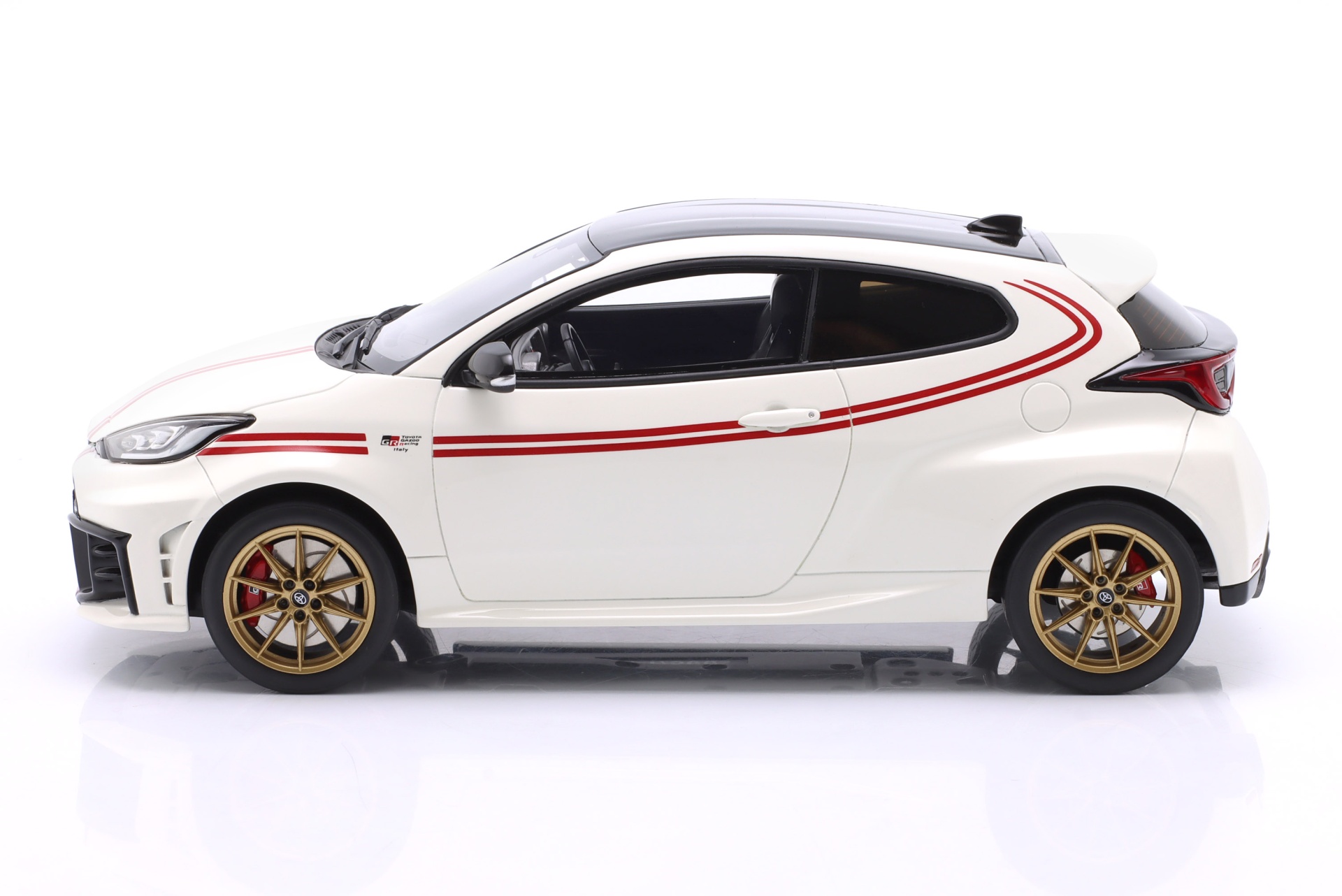Toyota GR Yaris TGR Italy Baujahr 2024 wei&szlig;  OttOmobile