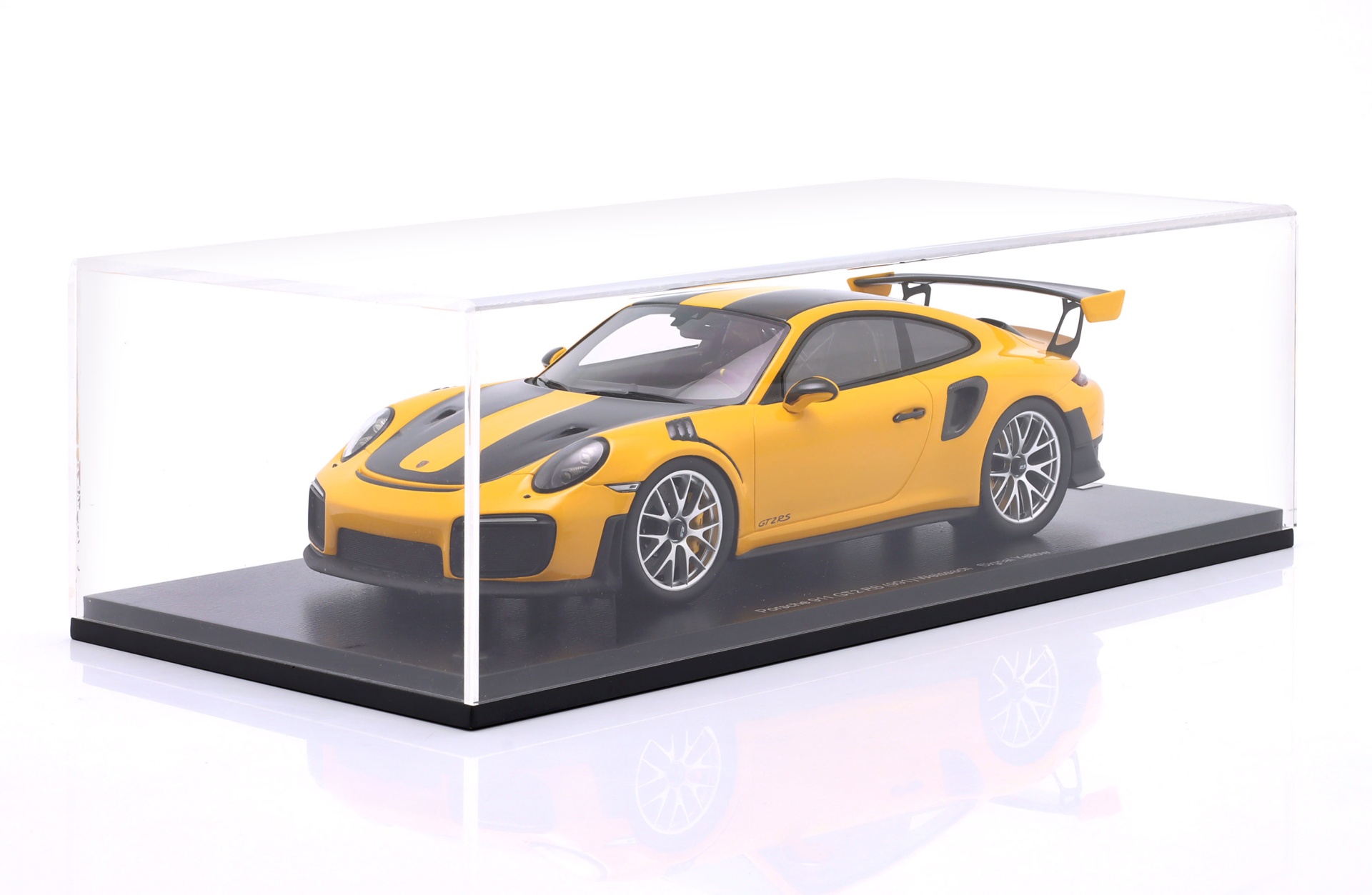 Porsche 911 (991) GT2 RS Weissach-Paket signalgelb 1:18 Spark