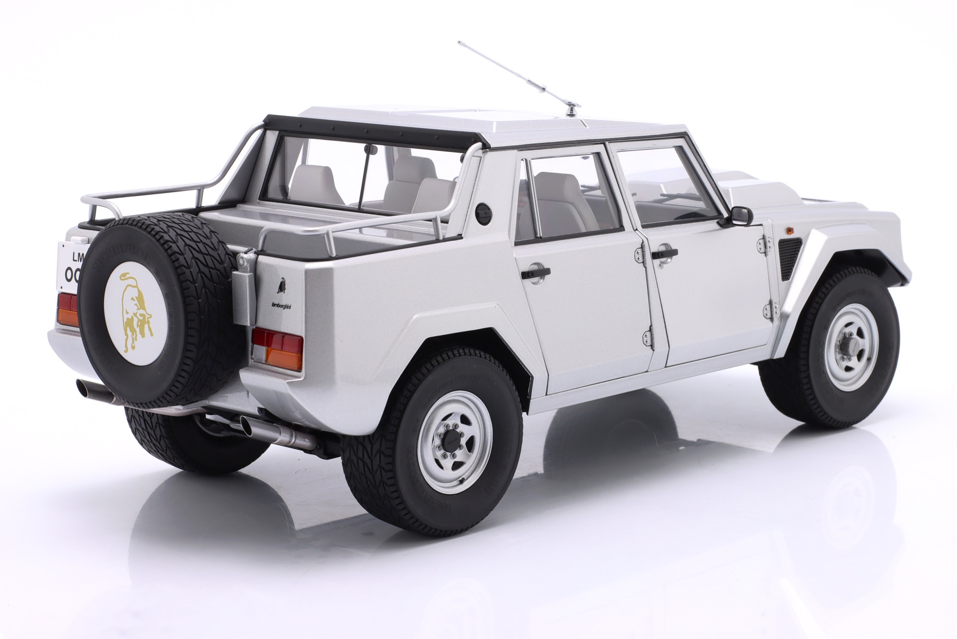 Lamborghini LM002 silber metallic  
