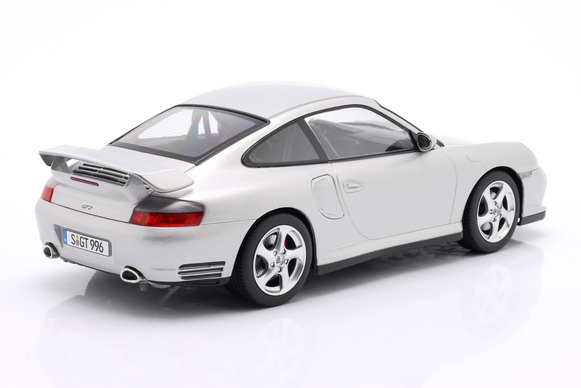 Porsche 911 (996) GT2 Baujahr 2001 arktissilber metallic  