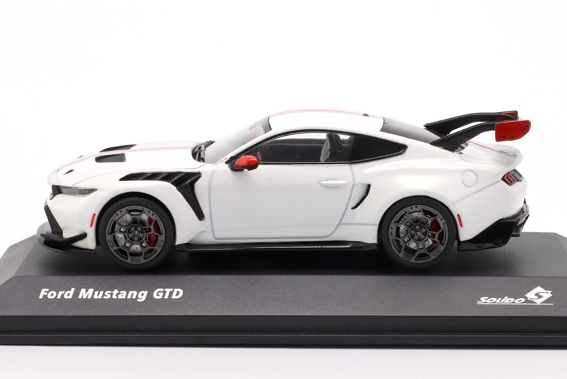 Ford Mustang GTD Baujahr 2025 wei&szlig; / Dekor  