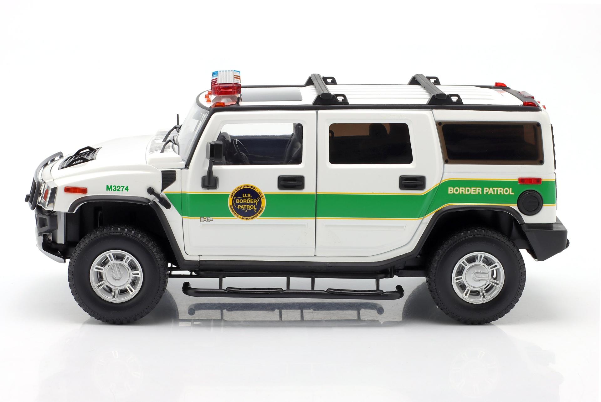 Hummer H2 US Border Patrol 2003 wei&szlig; / gr&uuml;n  Highway61