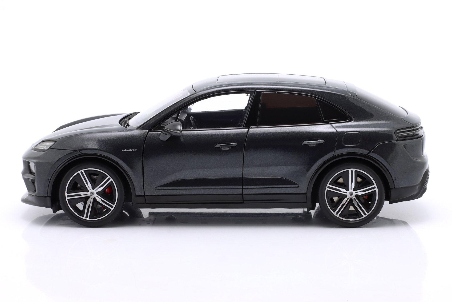 Porsche Macan Turbo H2 Baujahr 2024 volcan grau  