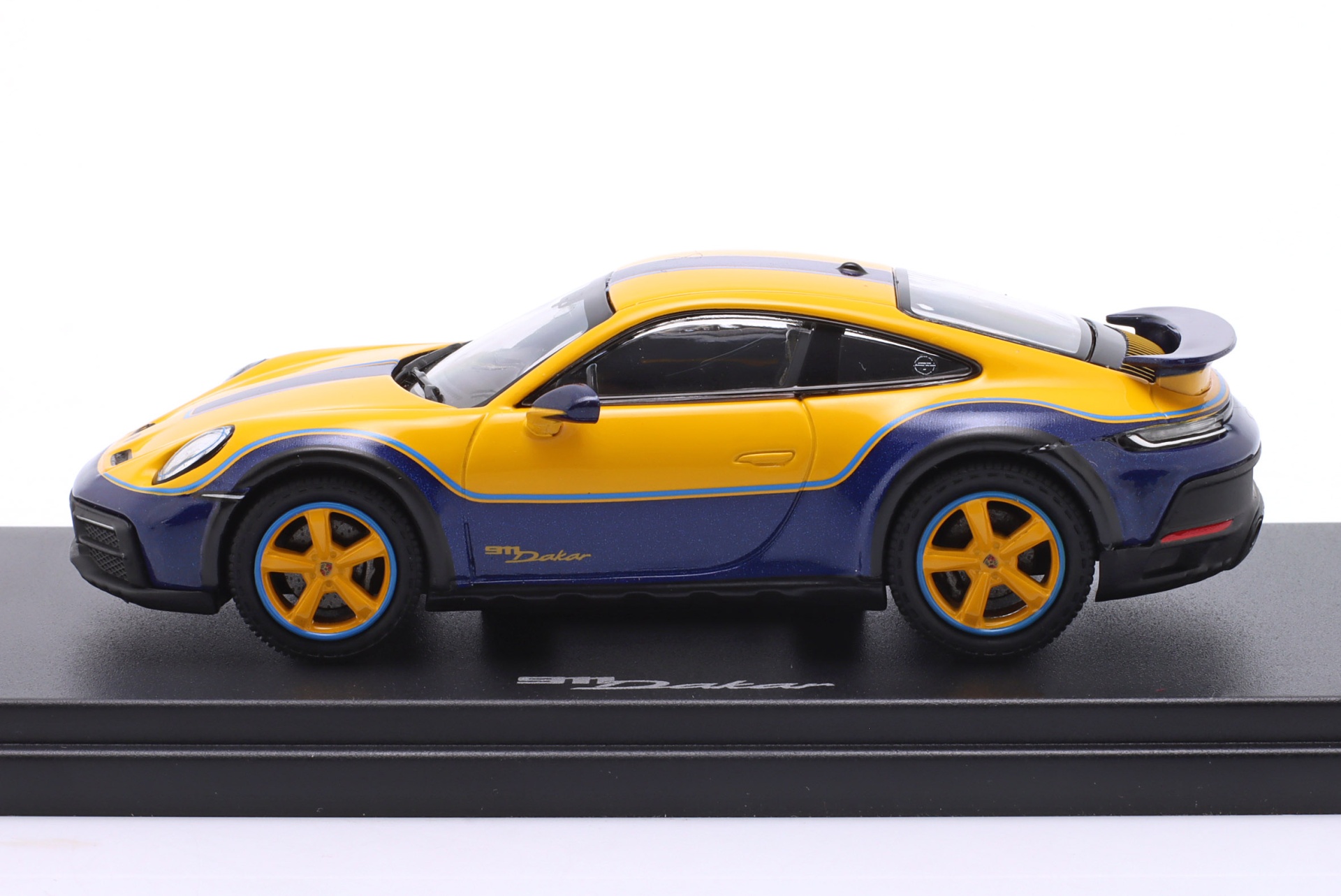 Porsche 911 (992) Dakar Sonderwunsch Baujahr 2024 gelb/blau  