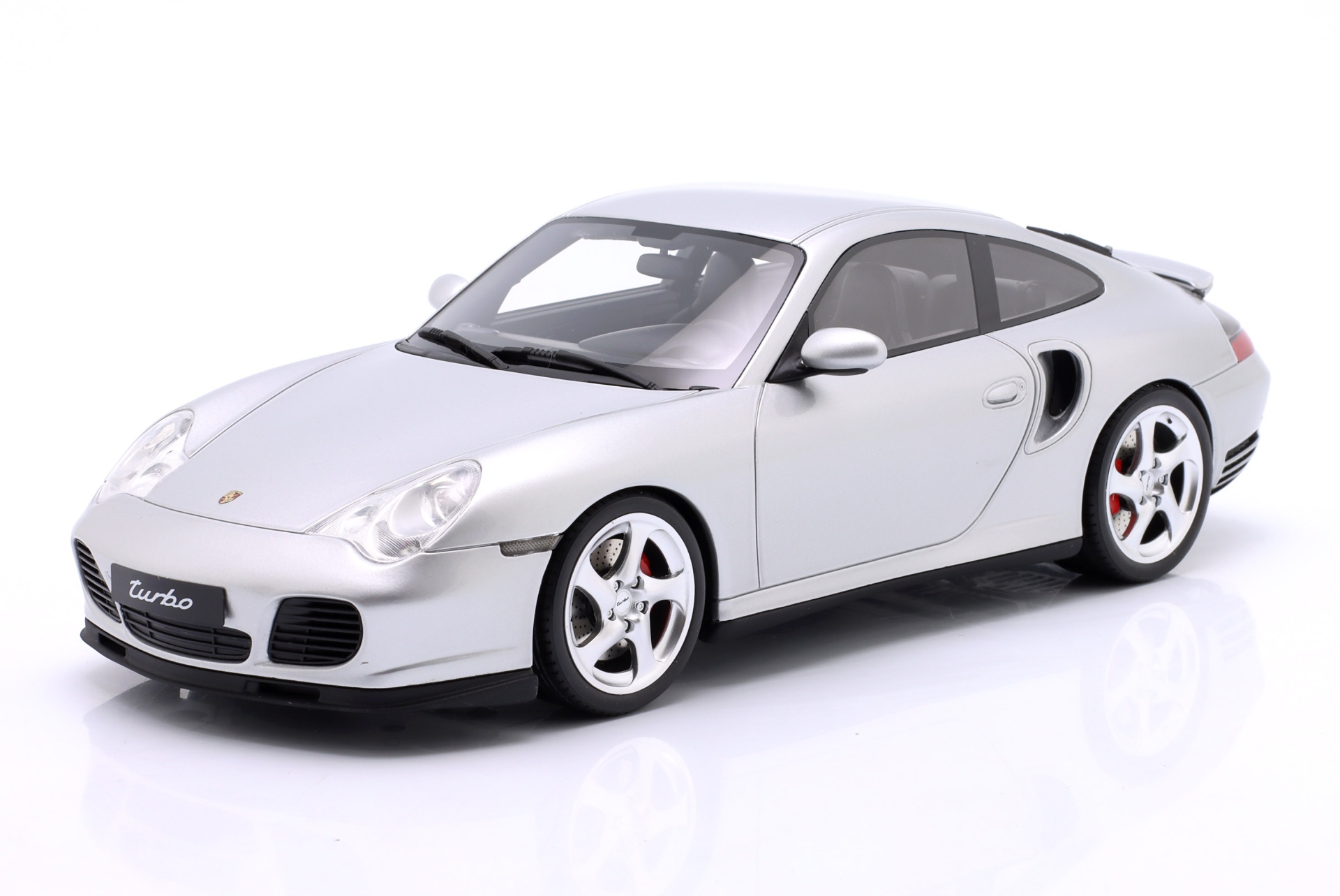 Porsche 911 (996.2) Turbo Baujahr 2001 Polarsilber  GT-Spirit