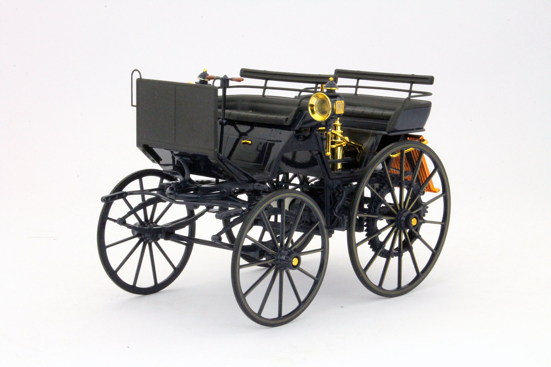 Daimler Motorkutsche Baujahr 1886   HQ